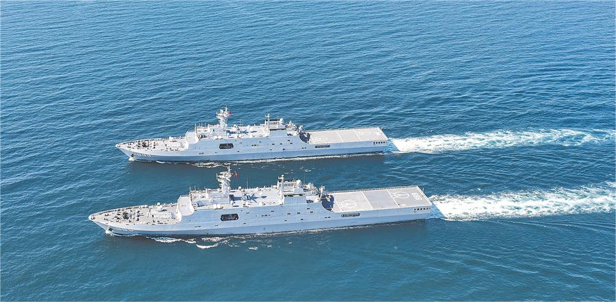 8月上旬，海軍某支隊艦艇編隊開展訓練。解放軍報特約通訊員 喬晨曦攝.jpg