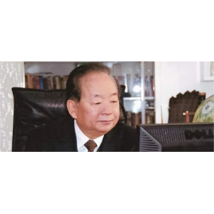 54歲當(dāng)選副總理，如今94歲仍健在，子女無一人當(dāng)官！